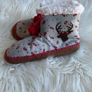 ❄️MUK LUKS POM POM BOOTIE SLIPPERS❄️
